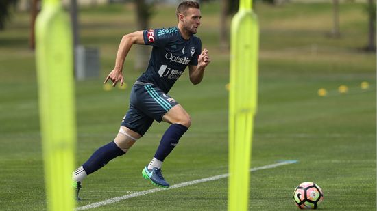 Victory adds three players for Melbourne Derby